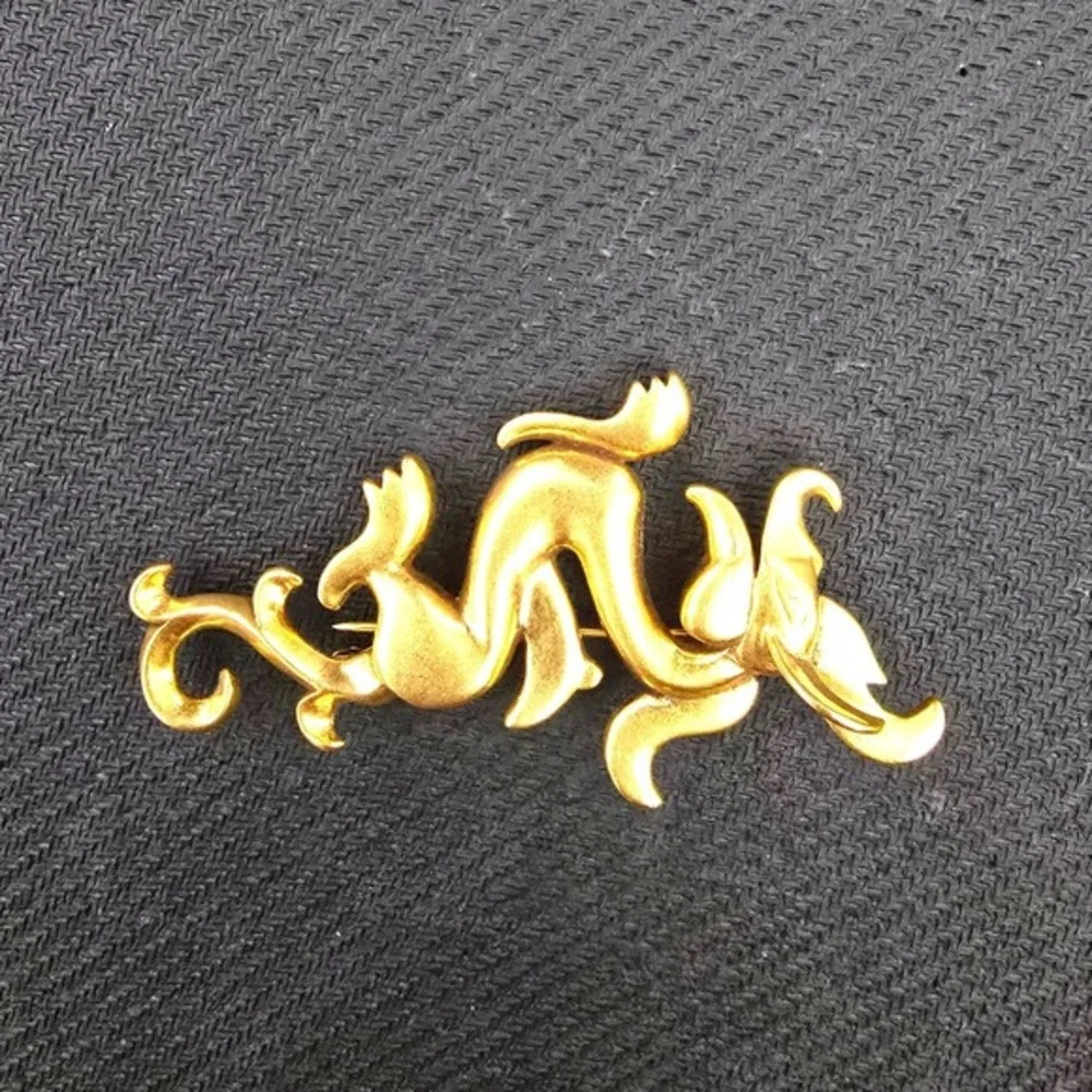 MMA Metropolitan Museum of Art Gold Tone‎ Dragon Brooch